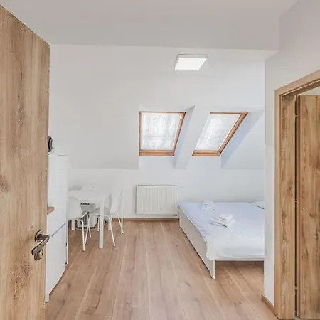 Flat Near Castle Stylish & Prime Location 5