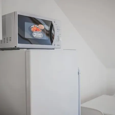 Flat Near Castle Stylish & Prime Location 5 *