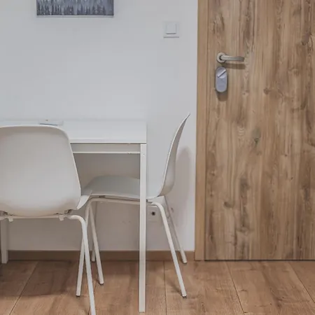 Flat Near Castle Stylish & Prime Location 5 Daire